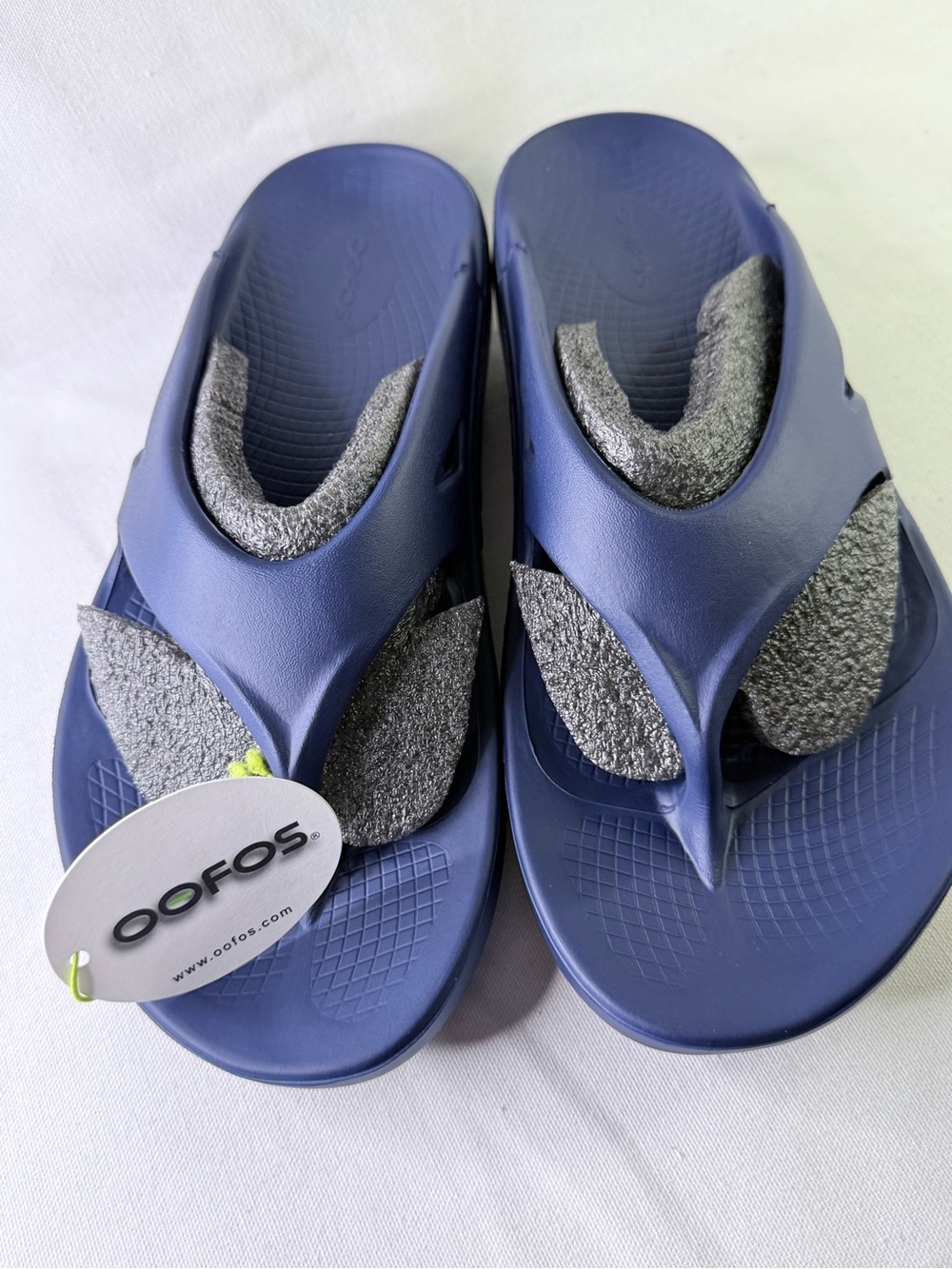 OOFOS Unisex Navy Blue Recovery Flip Sandals M10 W12
